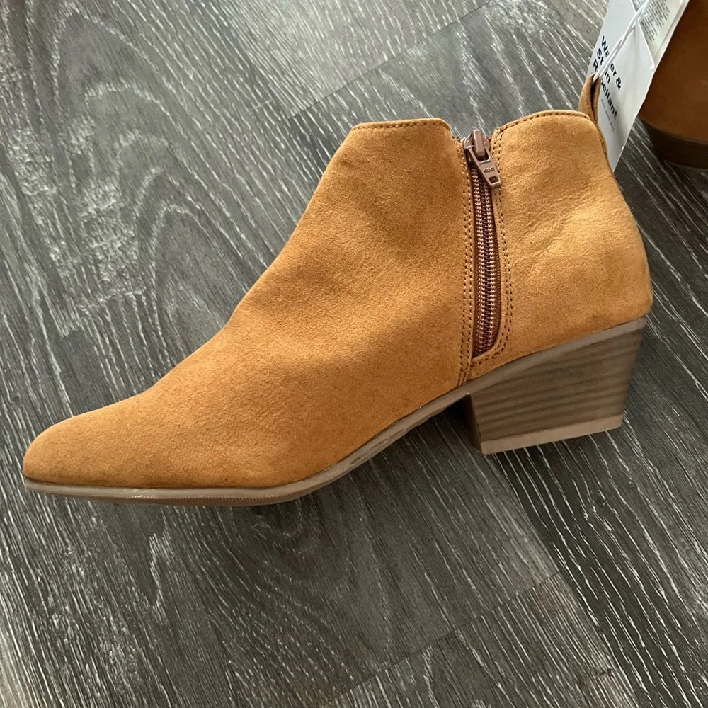 NWT Old Navy Brown Ankle Booties size‎ 9